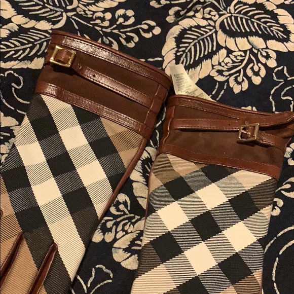 Burberry Gloves - Picture 6 of 8